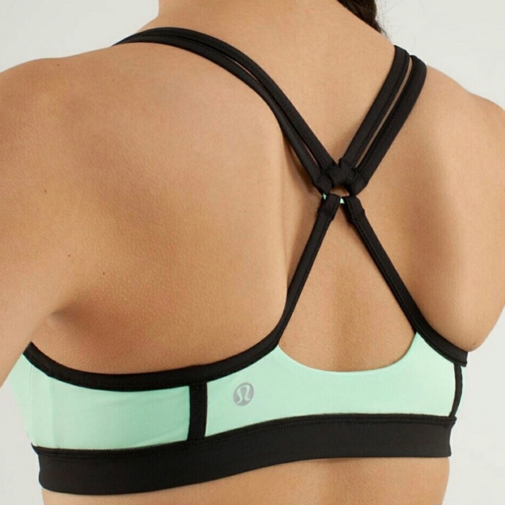 Lululemon Heat it UP bra, size 6